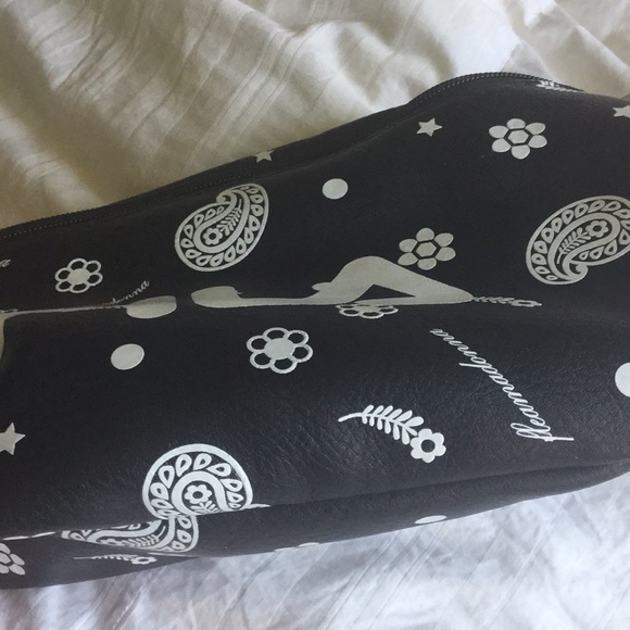 FILA x Fleamadonna Fanny Pack - Picture 3 of 6